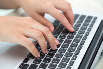 Typing Fast with Ten Fingers: A Beginner's Guide to Touch Typing