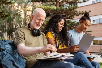 Digital Learning vs Traditional Learning